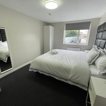 Mays Apartments - 102 Mill Street, Free Parking, 2 Minute Walk To Baltic Market And City Centre - Apartments Sleep 1-10 Guests Liverpool Exteriör bild