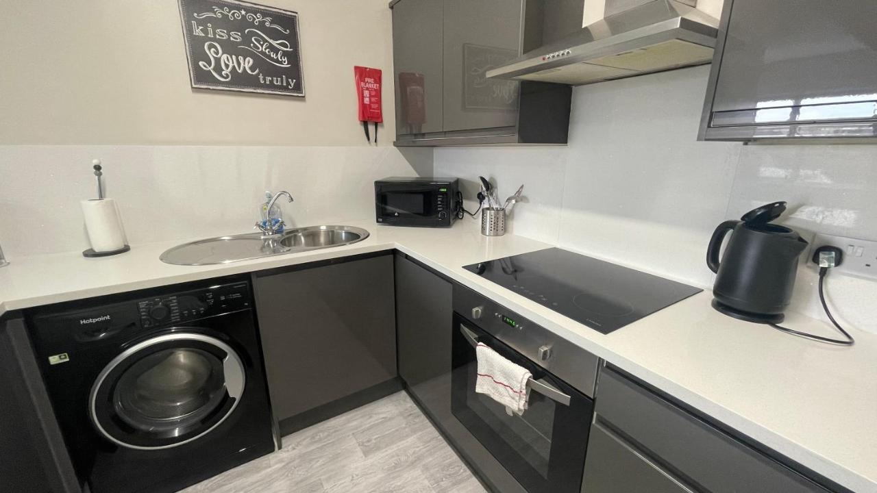Mays Apartments - 102 Mill Street, Free Parking, 2 Minute Walk To Baltic Market And City Centre - Apartments Sleep 1-10 Guests Liverpool Exteriör bild