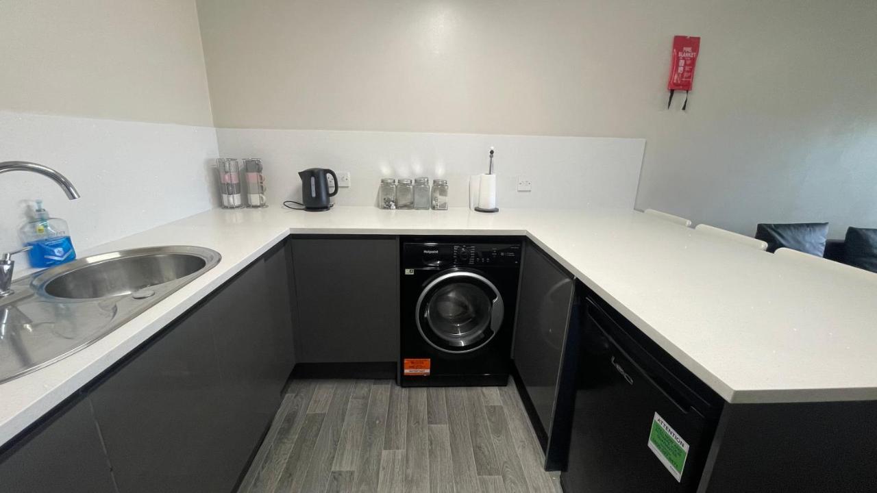 Mays Apartments - 102 Mill Street, Free Parking, 2 Minute Walk To Baltic Market And City Centre - Apartments Sleep 1-10 Guests Liverpool Exteriör bild