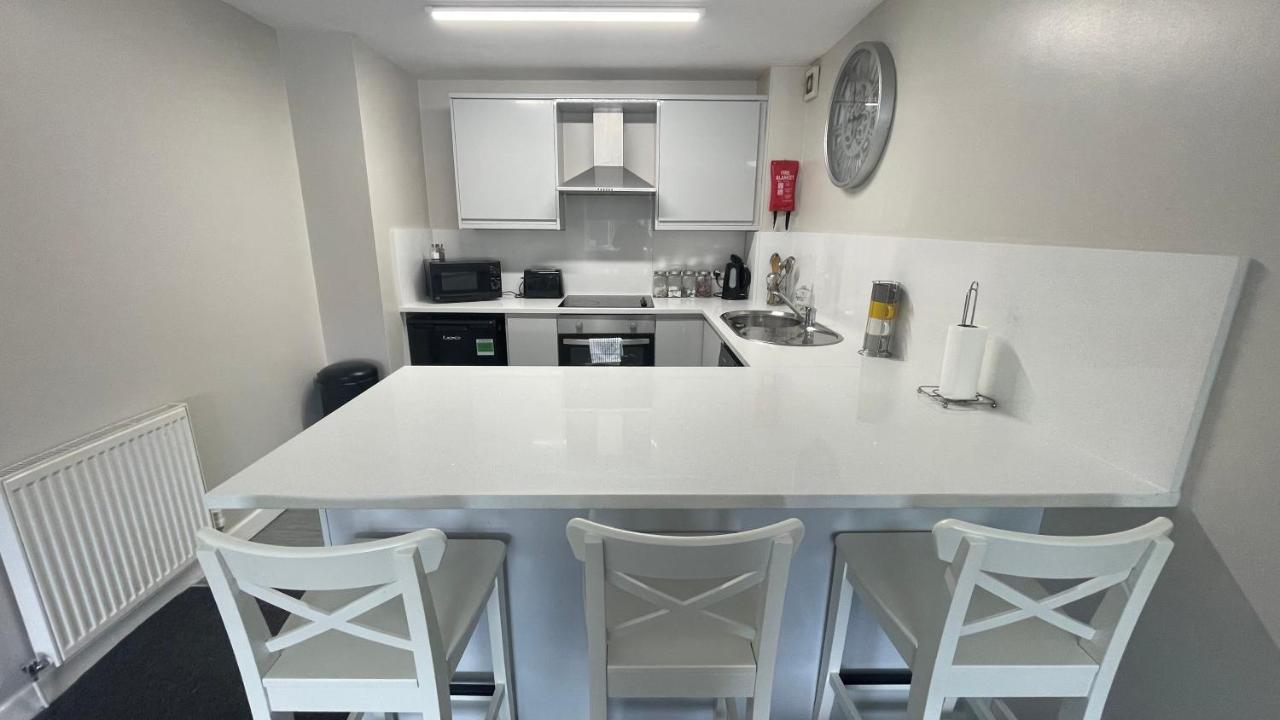 Mays Apartments - 102 Mill Street, Free Parking, 2 Minute Walk To Baltic Market And City Centre - Apartments Sleep 1-10 Guests Liverpool Rum bild