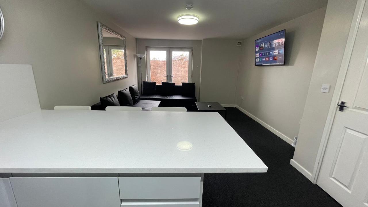 Mays Apartments - 102 Mill Street, Free Parking, 2 Minute Walk To Baltic Market And City Centre - Apartments Sleep 1-10 Guests Liverpool Exteriör bild